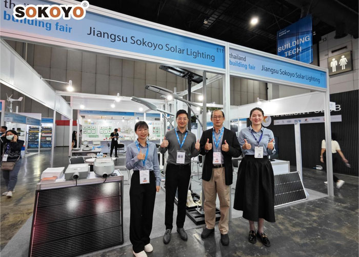 At-the-Thailand-Building-Fair-4.jpg At-the-Thailand-Building-Fair-4.jpg